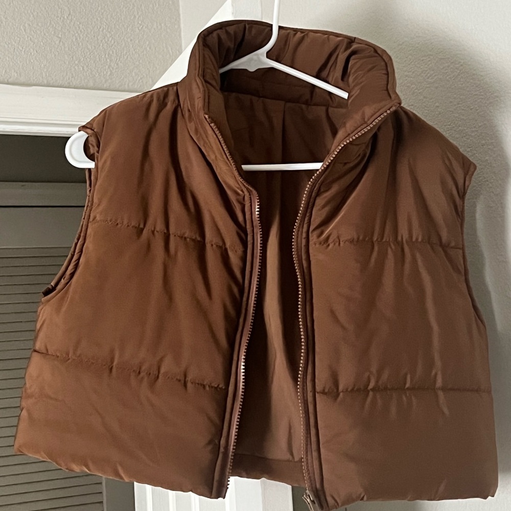 Crop top puffer vest-chocolate brown